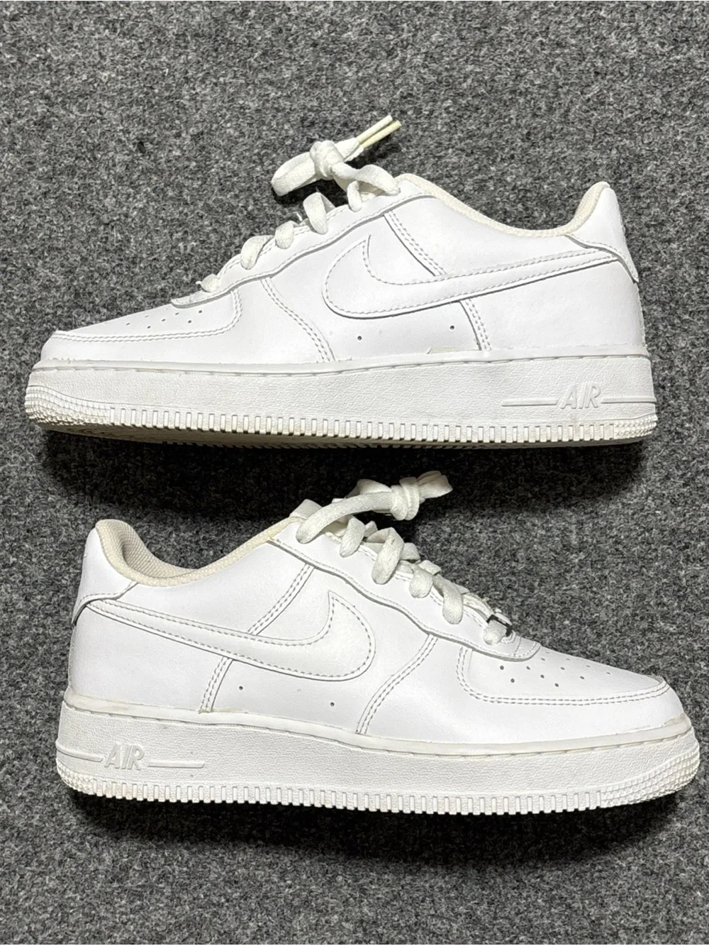 Size 6 (GS) - Nike Air Force 1 LE Low Triple White